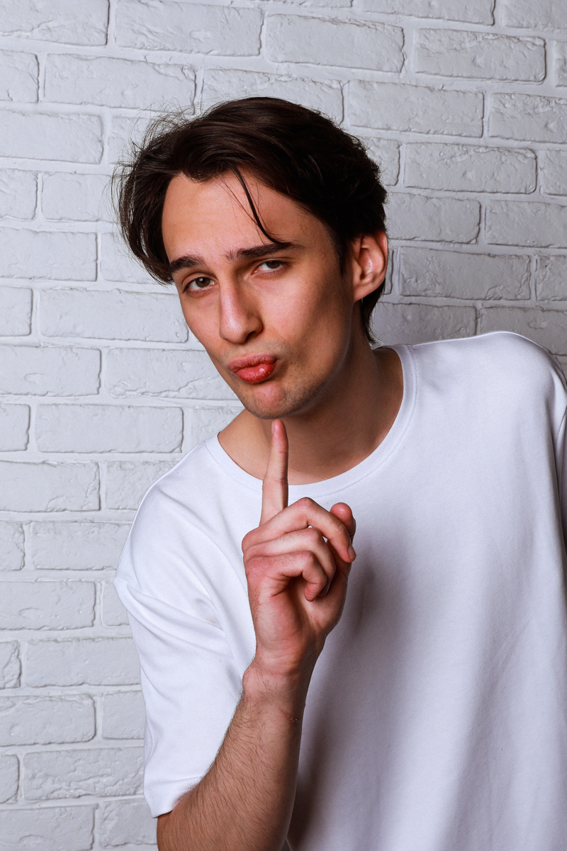 Глеб - Старший бариста в кафе на Олимпе